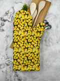 Oven mitts. Food. Lemons