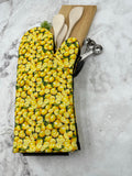 Oven mitts. Food. Lemons