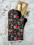 Oven Mitts. Pop Culture. Horror.