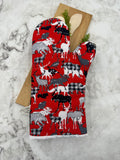 Oven Mitts. Animals. Canada on red.