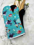 Oven Mitts. Pop Culture. D. Little Mermaid.