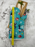 Oven Mitts. Pop Culture. D. Little Mermaid.