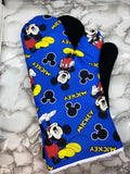 Oven Mitts. Pop Culture. D. Mickey Mouse.