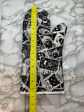 Oven mitts. Tarot Card and Cats