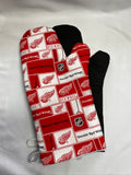 Oven Mitts. Sports. Red Wings.
