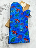 Oven mitts. Animals. Frogs. Blue