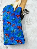 Oven mitts. Animals. Frogs. Blue