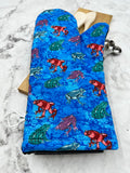 Oven mitts. Animals. Frogs. Blue