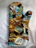 Oven mitts. Life. Books