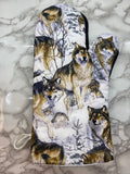 Oven mitts. Animals. Wolf. Wolves