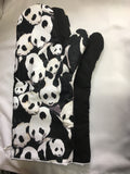 Oven mitts. Animals. Pandas