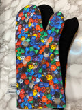 Oven mitts. Game. Dice. Realistic.