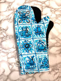 Oven mitts. Life. Dutch. Netherlands light blue