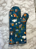 Oven mitts. Animals. Camping critters