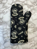 Oven mitts. Pop Culture. Harry potter. Black