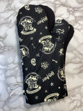 Oven mitts. Pop Culture. Harry potter. Black