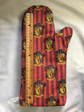 Oven mitts. Pop culture. Harry Potter Gryffindor!