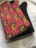 Oven mitts. Pop culture. Harry Potter Gryffindor!