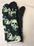 Oven mitts. Pop Culture. P