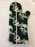 Oven mitts. Pop Culture. P