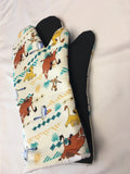 Oven Mitts. Pop Culture. D. Lion King