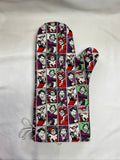 Oven mitts. Pop culture. Harley Quinn & Joker