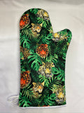 Oven mitts. Animals. Jungle cats