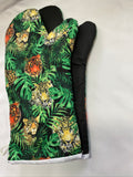 Oven mitts. Animals. Jungle cats