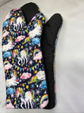 Oven mitts. Animals. Unicorns on blue