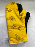 Oven mitts. Animals. Bees and cherries