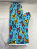 Oven mitts. Animals. Lamas