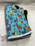 Oven mitts. Animals. Lamas