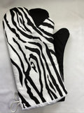 Oven mitts. Animals. Zebra print