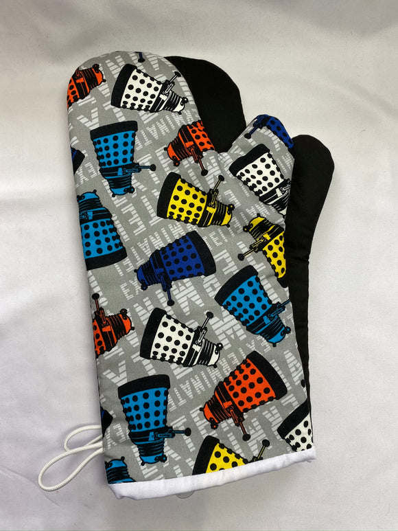 Oven mitts. Pop Culture. Dalek. Dr Who