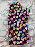 Oven mitts. Food. Cup cakes