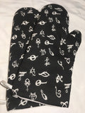 Oven mitts. Pop culture. SH
