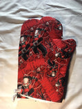 Oven mitts. Pop Culture. Avengers. Red