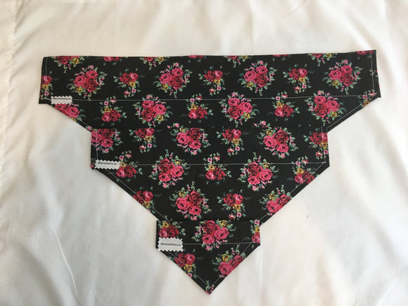 Dog bandanas. Flowers. Roses. Small, medium or large. It fits on the collar!