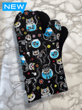 Oven mitts. Animals. Cats and fish bowls sugar skulls