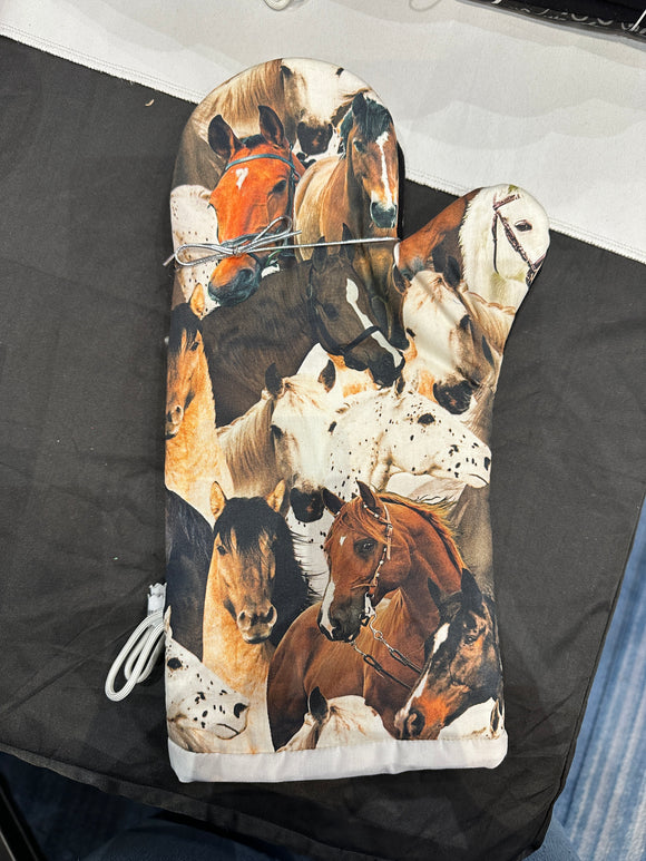 Oven Mitts. Animals. Horses.