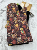 Oven mitts. Food. Chocolate