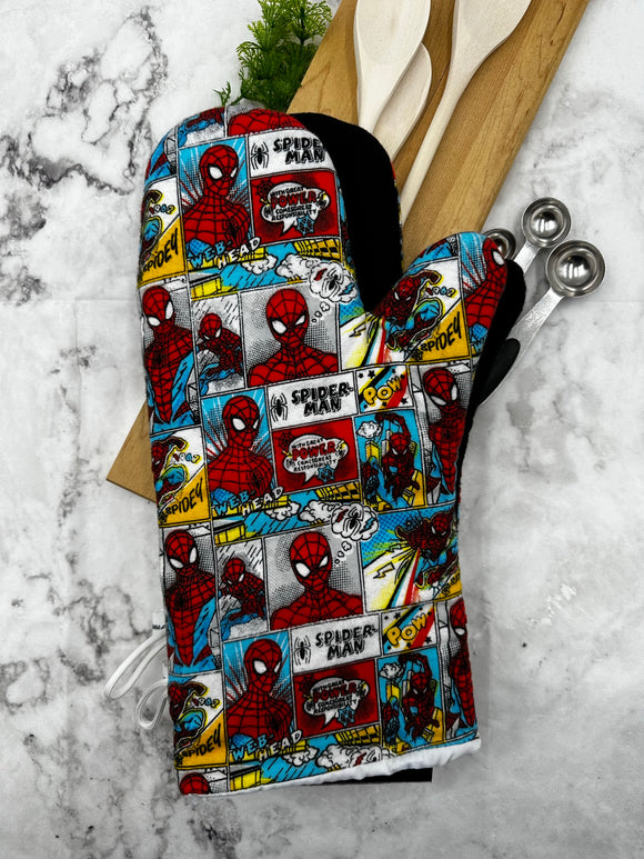 Oven Mitts. Pop Culture. Spiderman comic