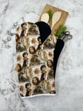 Oven Mitts. Pop culture. Lord of The Rings movie.