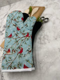 Oven Mitts. Seasonal. Winter Cardinals