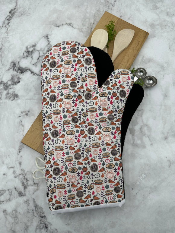 Oven Mitts. Food. Pumpkin Pie.