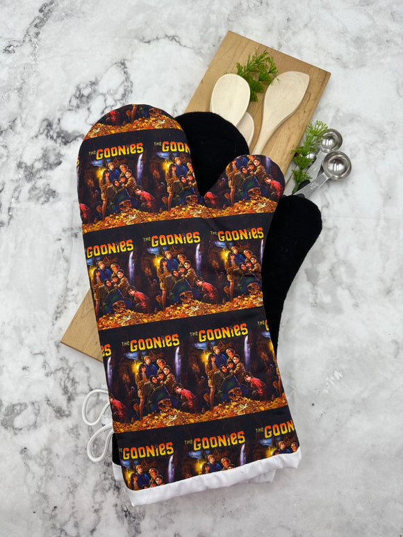Oven Mitts. Pop Culture. Goonies.