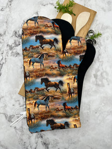Oven Mitts. Animals. Horse.