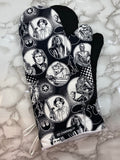 Oven Mitts. Pop Culture. Star Wars. Black and White