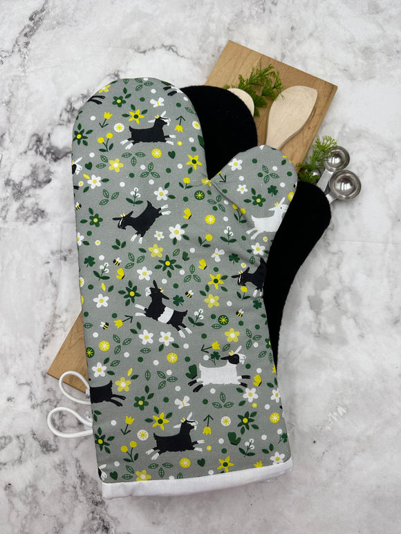 Oven Mitts. Animals. Goats.