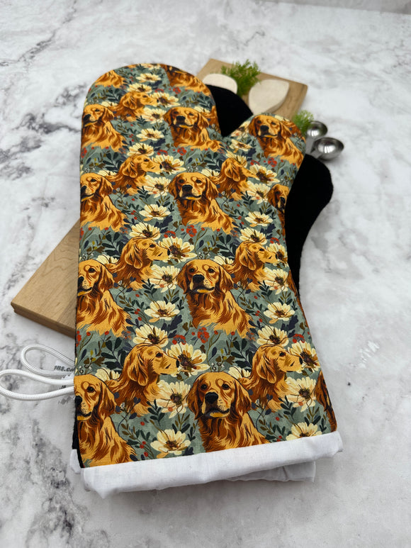 Oven Mitts. Animals. Dogs. Golden Retriever.
